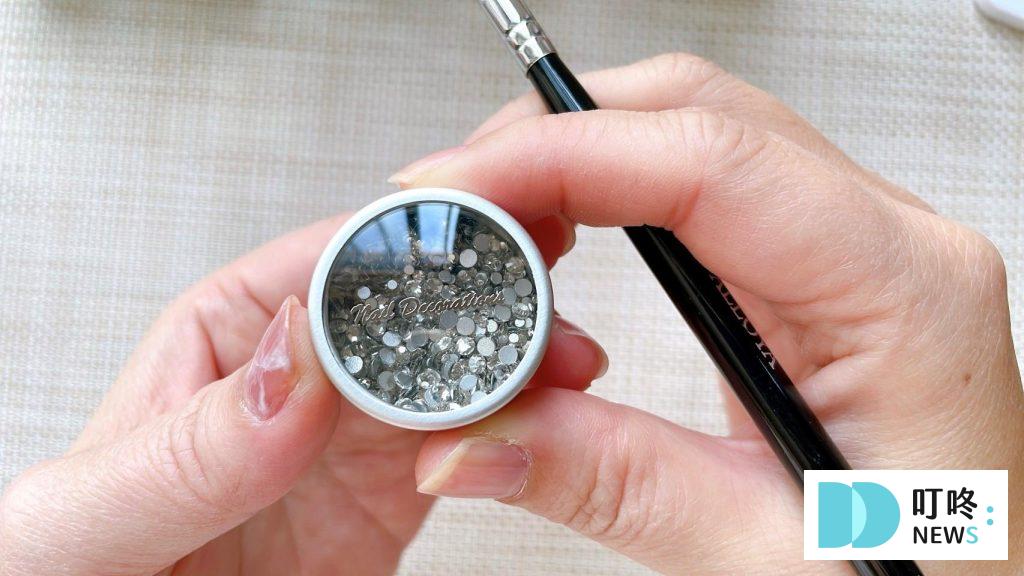 ALLOYA指甲油居家光療美甲開箱|可剝式光療美甲暈染教學,自已做出美甲沙龍般的透亮效果! 叮咚News|分享新奇與樂趣