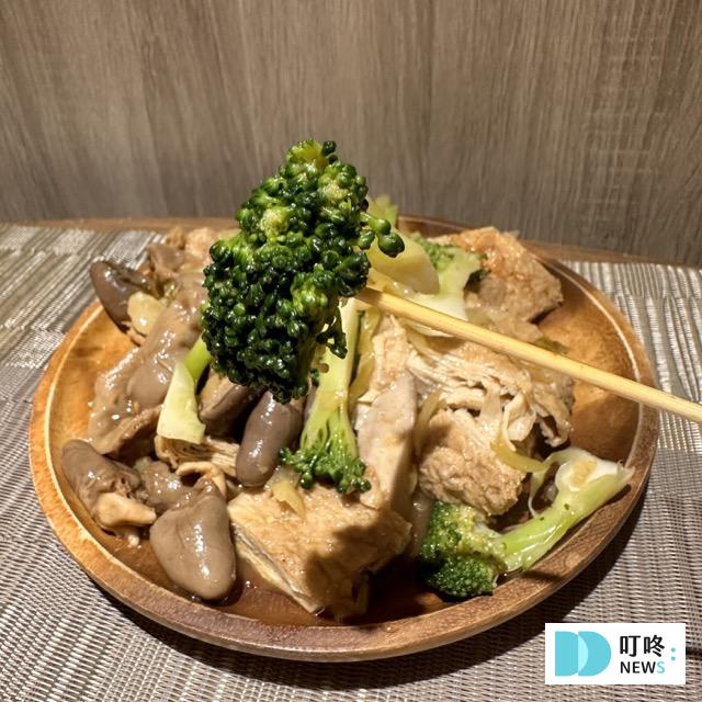 阿國滷味|台北必比登美食:雞翅沒吃到沒關係,雞心、雞胗也同樣驚艷!幾乎無雷的神級滷味店! 阿國滷味_花椰菜