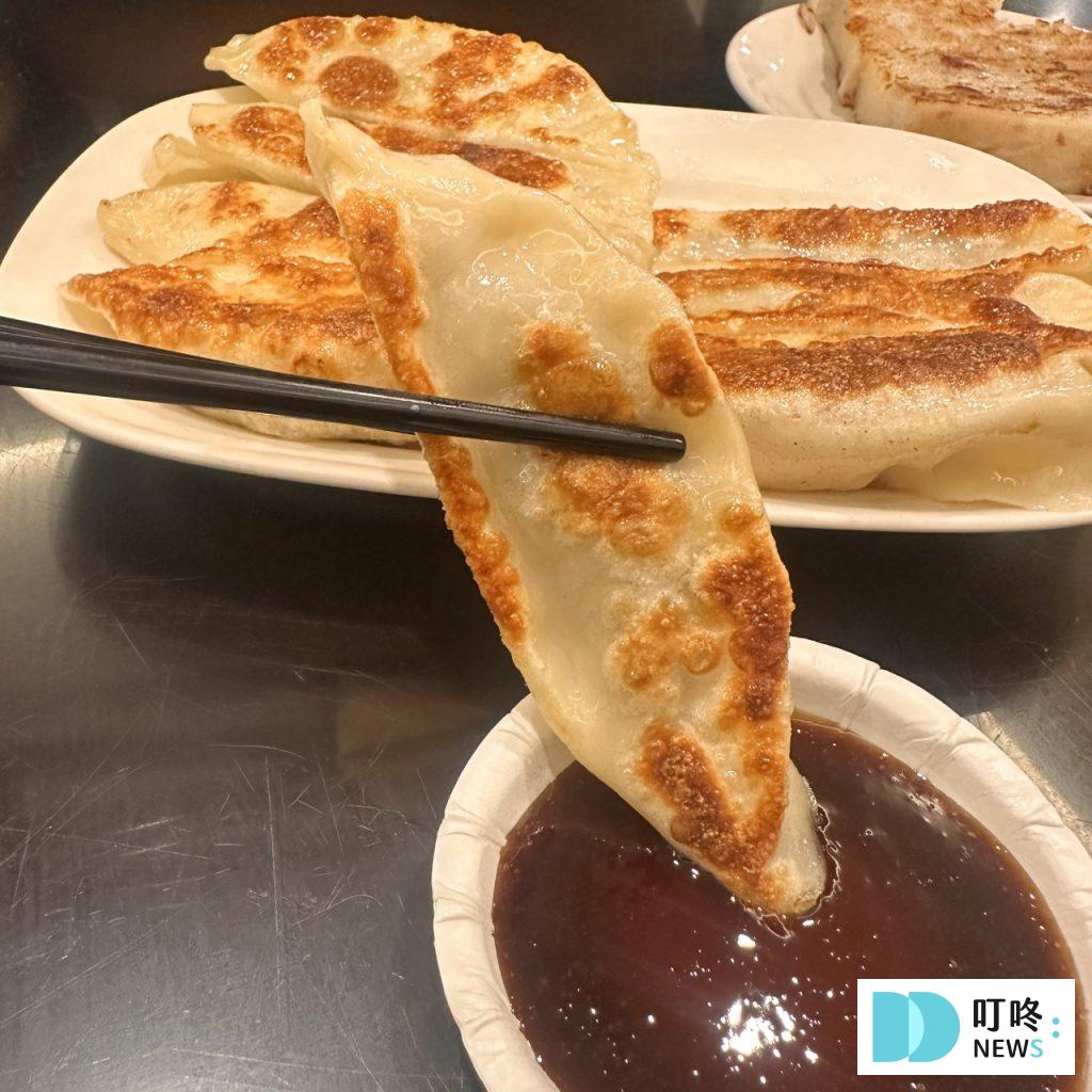 杭州小籠湯包|台北必比登美食:小籠湯包、蘿蔔糕必點!外國人來台必吃的人氣餐廳! 杭州小籠湯包_三鮮煎餃2