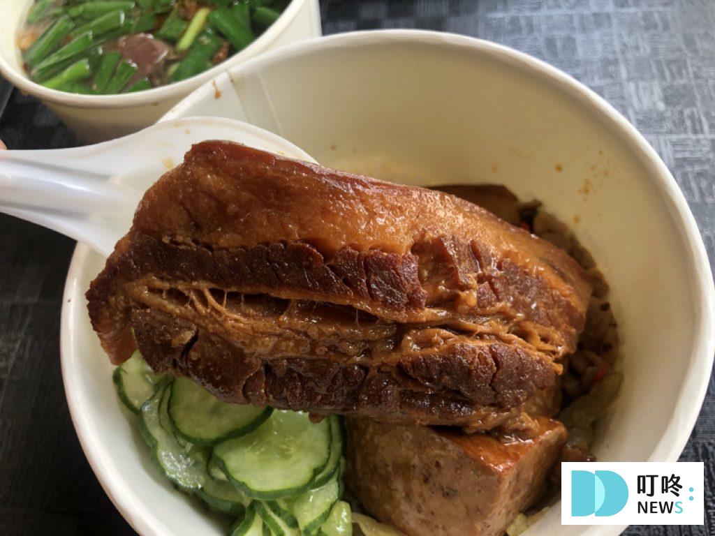 一甲子餐飲|台北必比登美食:祖師廟旁神級焢肉飯!入口即化、肉香四溢,萬華在地的好味道! 一甲子餐飲_控肉