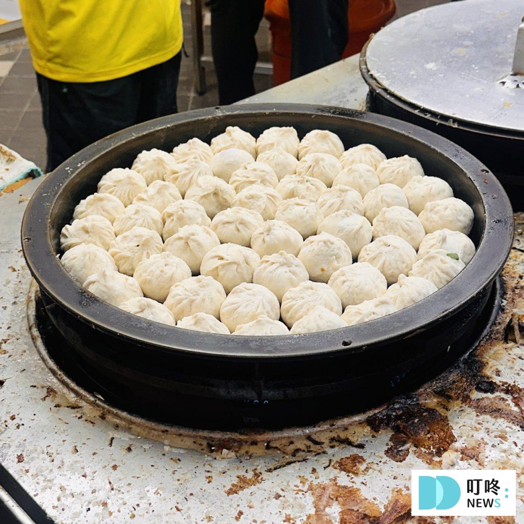 【士林夜市美食推薦】top10 美食シーリン!從經典小吃到隱藏美食全攻略! 梅花糕 鳥蛋 魷魚 銅鑼燒 水果 士林夜市美食推薦-鐘家原上海生煎包
