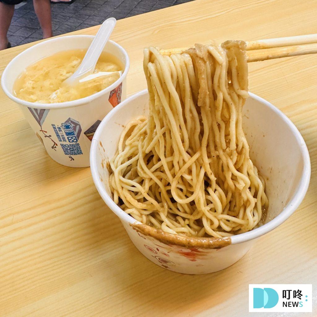 【士林夜市美食推薦】top10 美食シーリン!從經典小吃到隱藏美食全攻略! 梅花糕 鳥蛋 魷魚 銅鑼燒 水果 士林夜市美食推薦-好朋友涼麵2