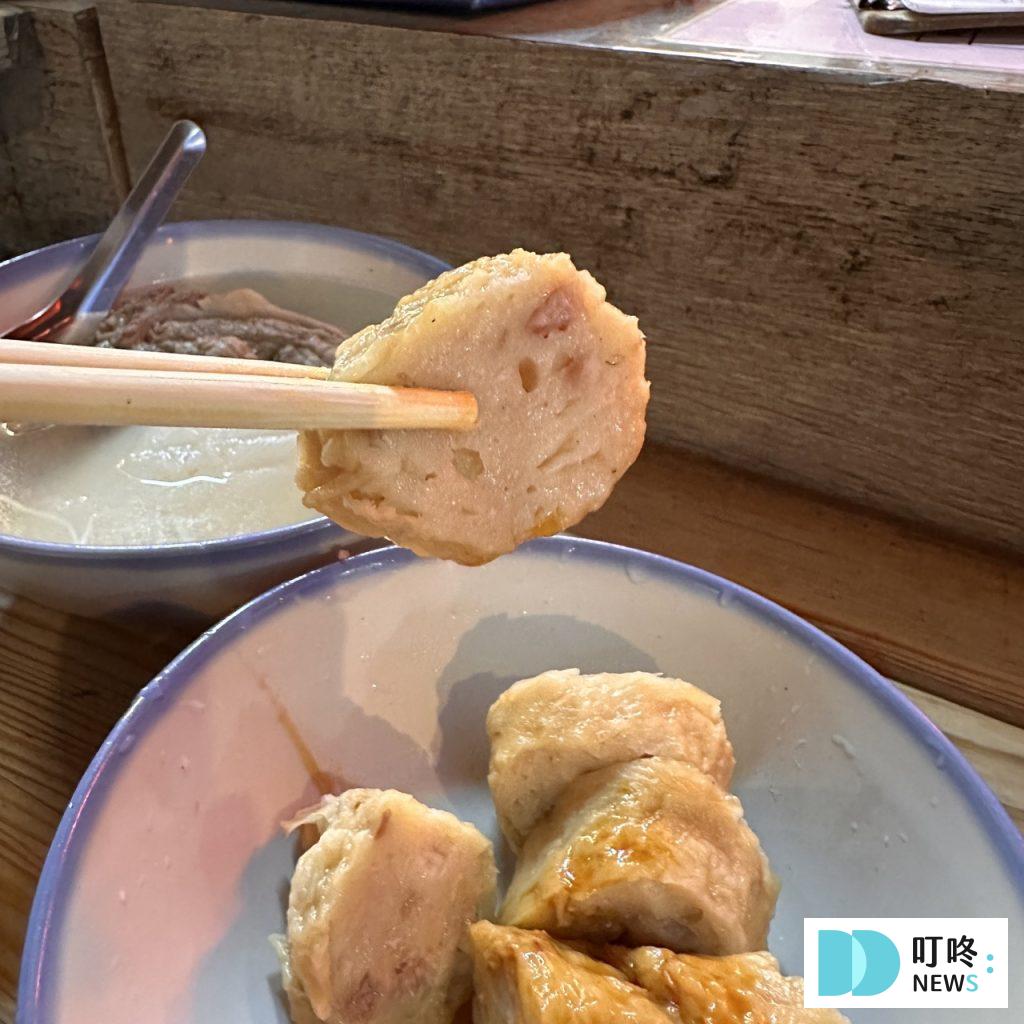 【灶頂原汁排骨湯高麗菜飯】台北必比登美食: 只要 30 元就能品嚐的經典美味開箱! 灶頂原汁排骨湯高麗菜飯_招牌肉捲2