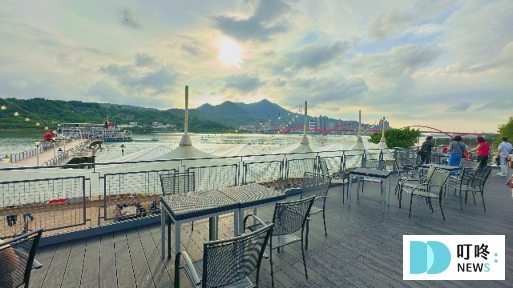 【關渡碼頭貨櫃市集】2024 台北最新市集開箱!營業時間、交通、美食一次看! 關渡碼頭貨櫃市集_用餐區