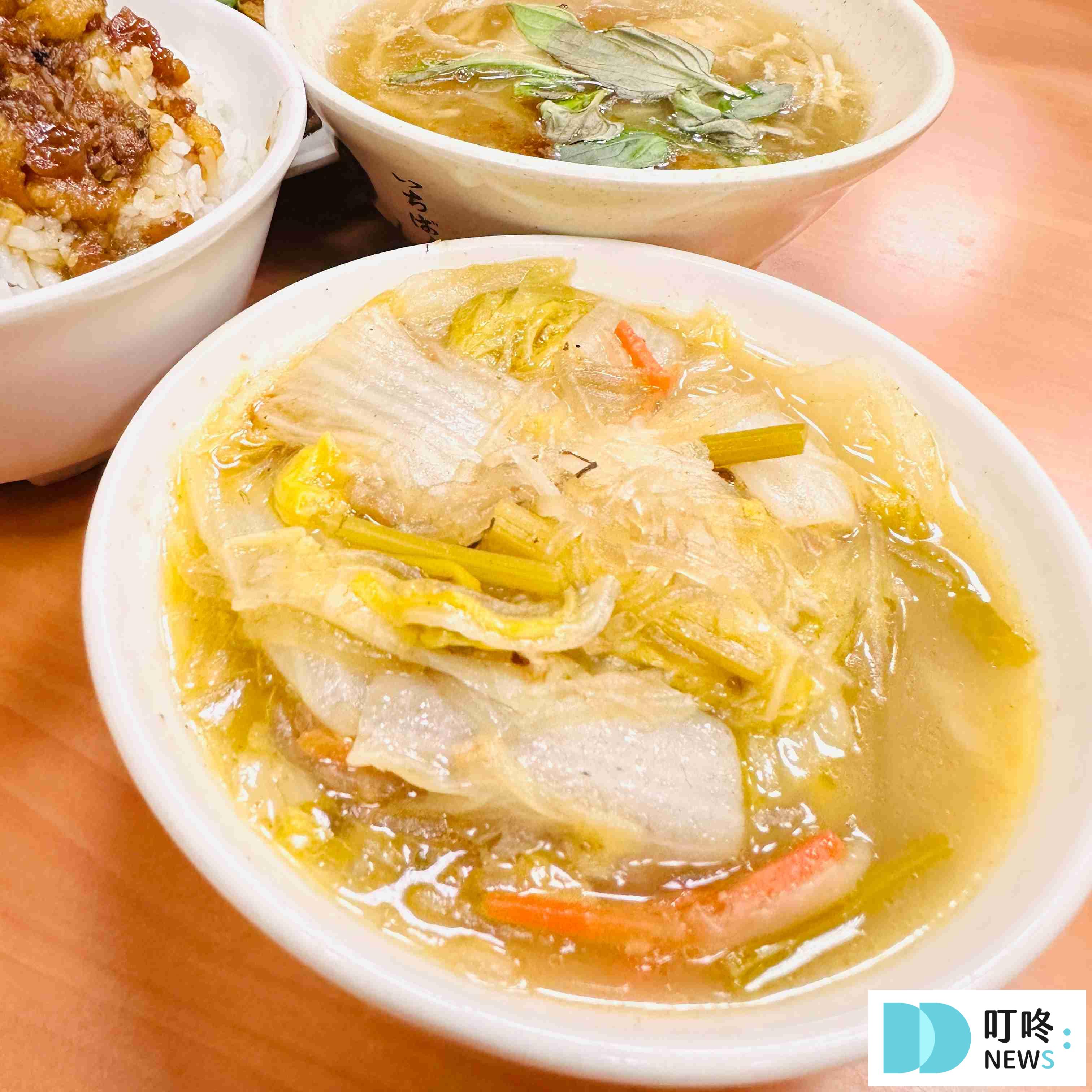 【黃記魯肉飯】2025台北必比登新上榜|晴光市場旁的排隊美食!魯肉飯、花枝焿、小菜開箱! 黃記滷肉飯_滷白菜