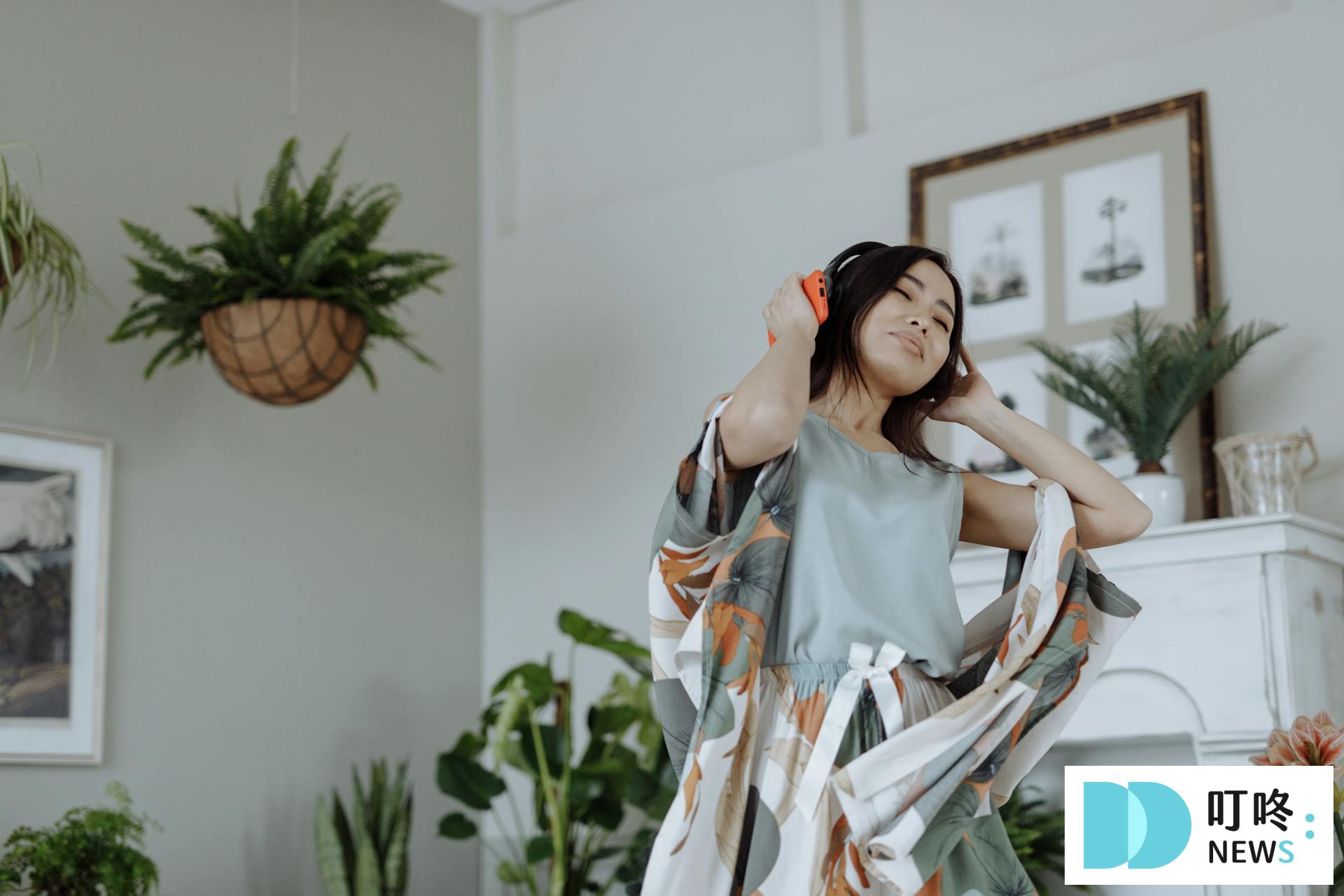 睡衣推薦|網友實測10款超親膚睡衣品牌,舒服到像沒穿衣服!在家可以穿一整天 叮咚News|分享新奇與樂趣